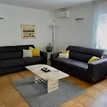 Vila Ella